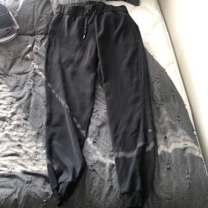 Lulu lemon on the fly jogger